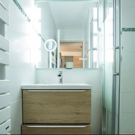New Apt 4 Persons 5 Min Beach דירה
